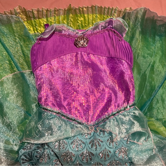 Used Little Mermaid Costume Size 6 without tags - Picture 5 of 6